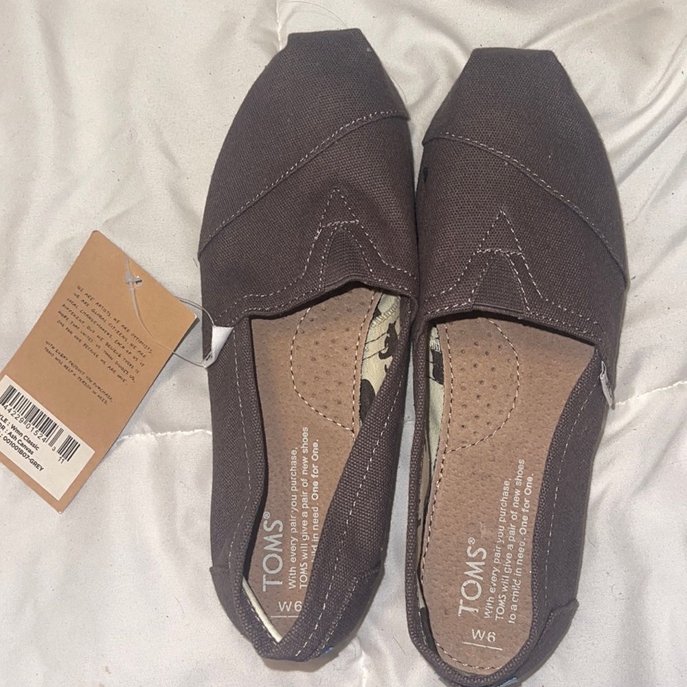 Toms